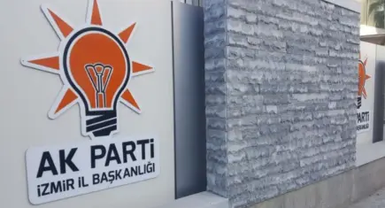 AK Parti İzmir'de revizyon: 4 ilçede yönetim görevden alındı!
