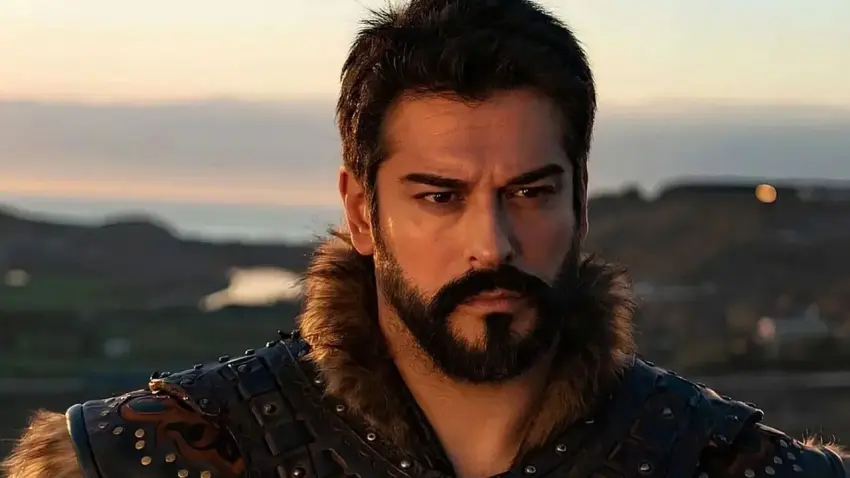 Burak Özçivit Joy Awards’a davet edilmedi: Kara liste iddiası gündemde haberinin görseli