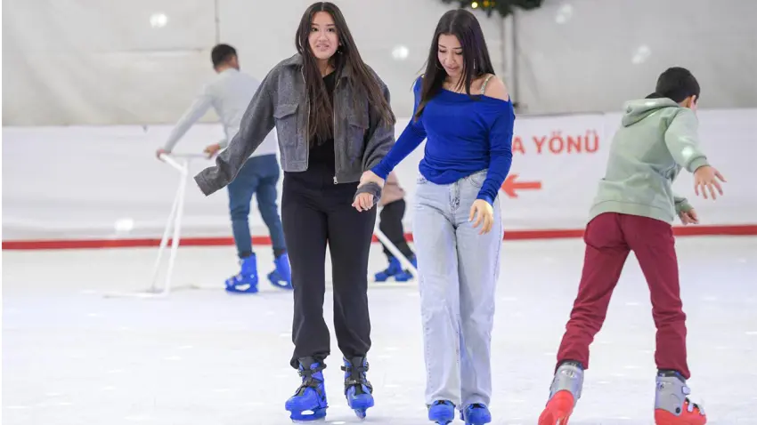 Buz pistleri İzmir’e kış havası kattı