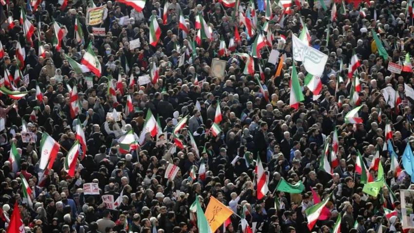 İran’da gösteriler devam ediyor: Can kaybı 4 bine yaklaştı haberinin görseli