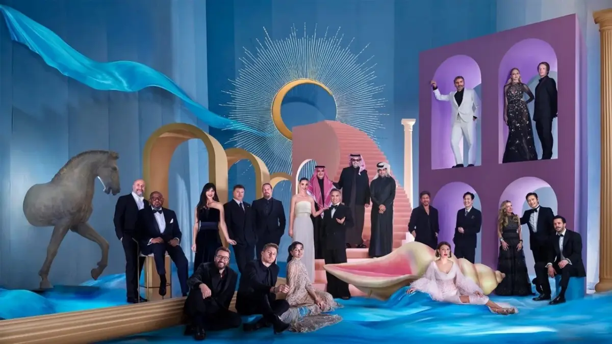 Türk oyuncular Joy Awards’ta dünya yıldızlarıyla haberinin görseli