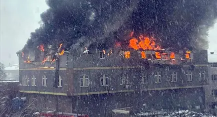 Tuzla'da çakmak fabrikasında yangın 
