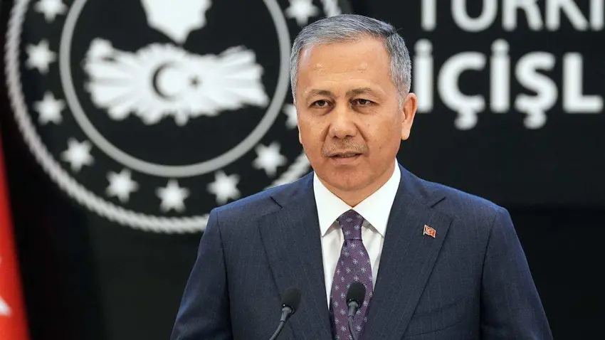 Bakan Yerlikaya açıkladı: İzmir’de büyük narkotik operasyonu!  haberinin görseli