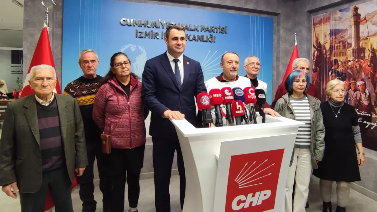 CHP İzmir'den emekli maaşlarına sert tepki haberinin görseli