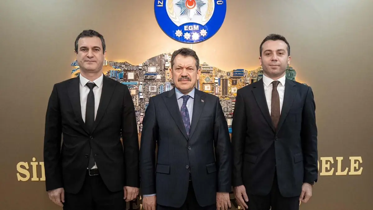  İzmir’de "Narkokapan" mesaisi: Başsavcı Yeldan’dan zehir tacirlerine sert mesaj haberinin görseli