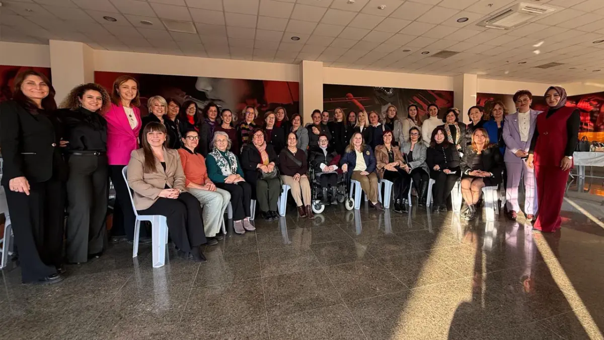 İzmir’den İstanbul’a kadınların ortak sesi büyüyor: Birlikte güçlüyüz, birlikte değiştireceğiz haberinin görseli