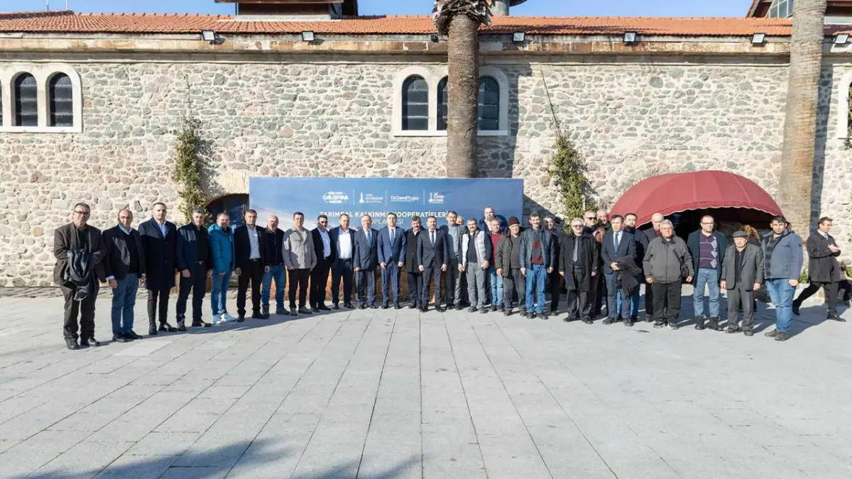 İzmir tarımının yol haritası kooperatiflerle belirleniyor haberinin görseli