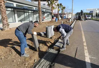 Menderes Belediyesi’nden kaldırım çalışması