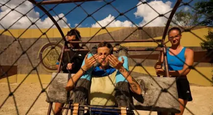 Survivor dokunulmazlık oyununu hangi takım kazandı?