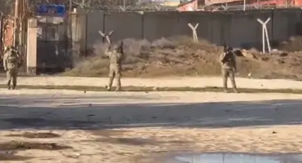YPG’den Suriye sınırında Türk bayrağına saldırı