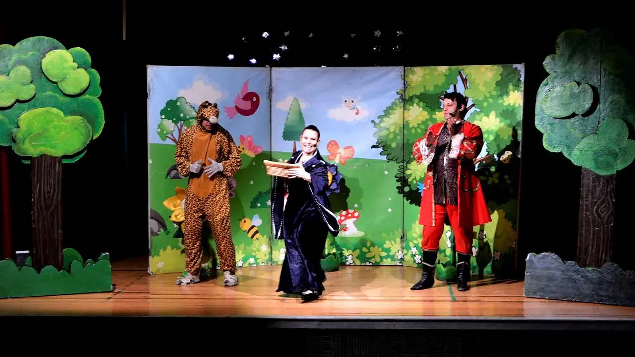 Bornova’da yarıyıl tatilinde tiyatro şöleni başladı