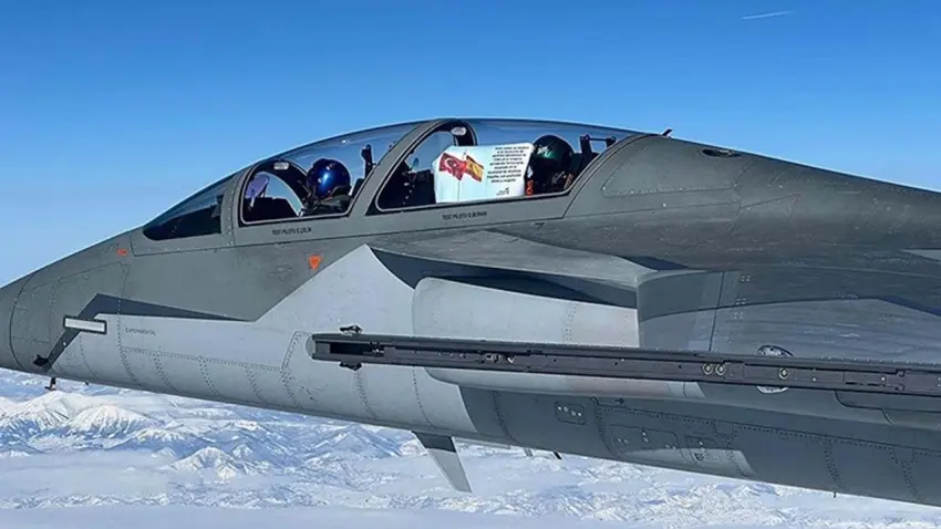 HÜRJET'ler İspanya'daki tren kazası kayıpları anısına uçtu haberinin görseli