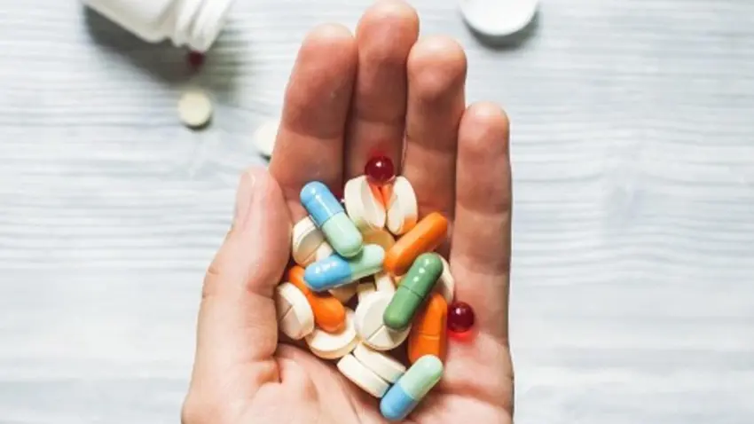 Türk Eczacıları Birliği’nden akılcı ilaç kullanımı uyarısı haberinin görseli