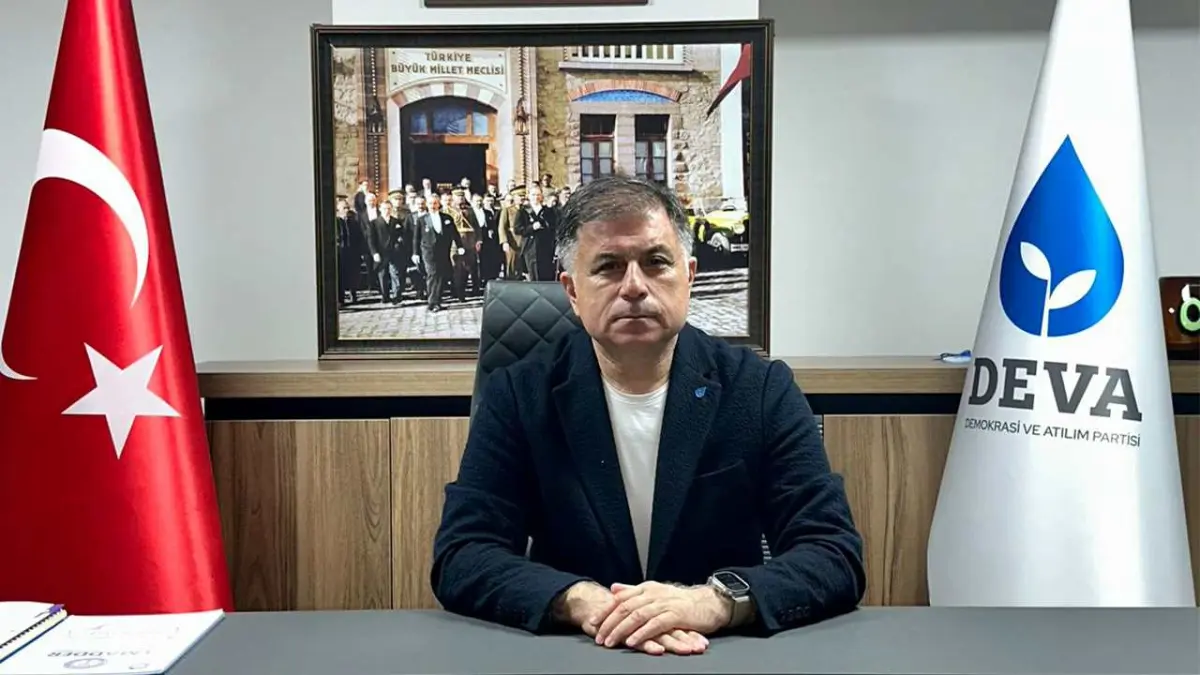 Aybar Uygur: Siyaset, tecrübe ve nezaket ister haberinin görseli