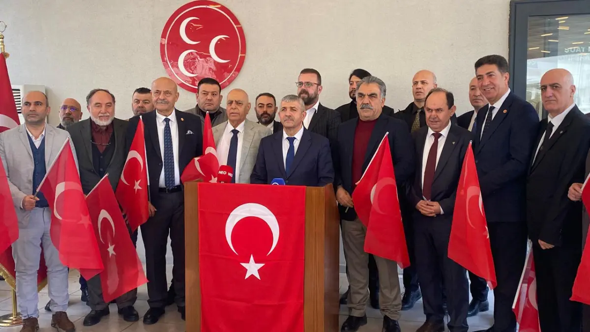 Bayrak saldırısına İzmir’den MHP çatısı altında ortak tepki haberinin görseli