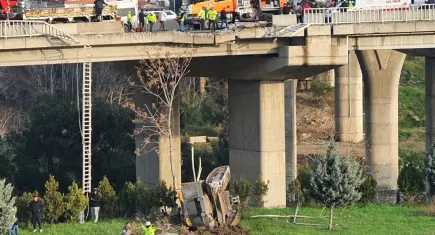 Buca-Konak tüneli bağlantısında feci kaza: Çok sayıda yaralı var