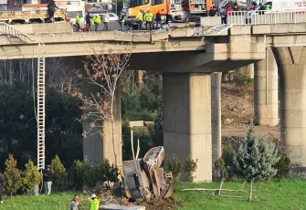 Buca-Konak tüneli bağlantısında feci kaza: Çok sayıda yaralı var