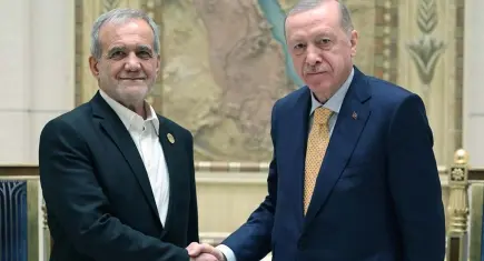 Cumhurbaşkanı Erdoğan, İran Cumhurbaşkanı Pezeşkiyan ile telefonda görüştü