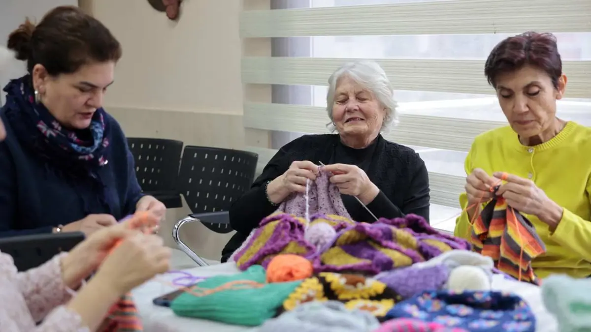 El emeği örgüler uzak köylerdeki çocuklara ulaştı haberinin görseli
