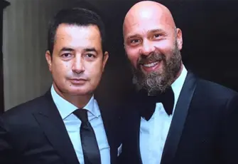 Esat Yontunç havalimanında gözaltına alındı