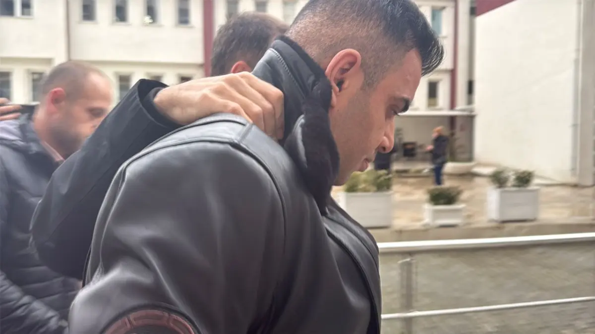 Güllü’nün şüpheli ölümü: Kızı Tuğyan’ın eski sevgilisi Kervan Eminoğlu, adliyeye sevk edildi haberinin görseli