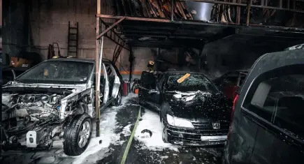 İzmir haber: Buca’da oto tamir dükkanı küle döndü