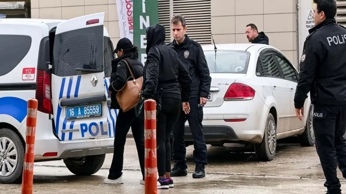 Masaj salonu operasyonunda çalışma izni olmayan yabancı uyruklu 3 kadın yakalandı haberinin görseli