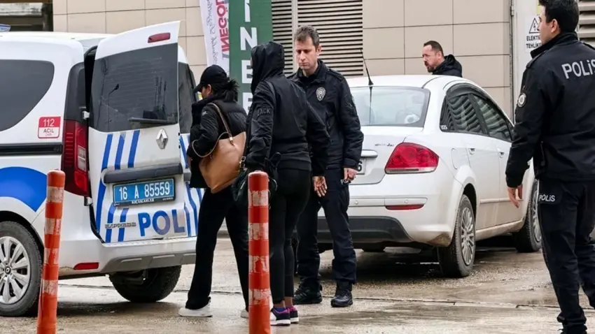 Masaj salonu operasyonunda çalışma izni olmayan yabancı uyruklu 3 kadın yakalandı haberinin görseli