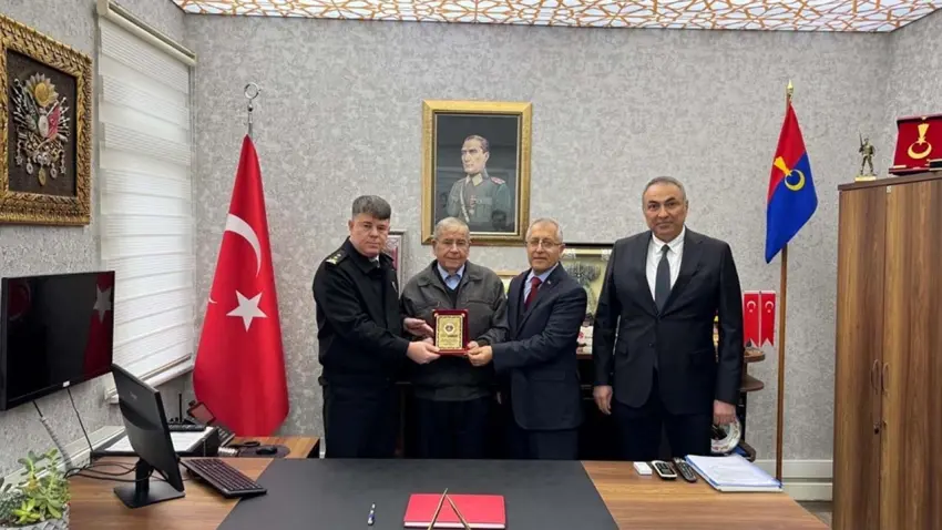 70 milyonluk servetini Türk Jandarmasına bağışladı! haberinin görseli