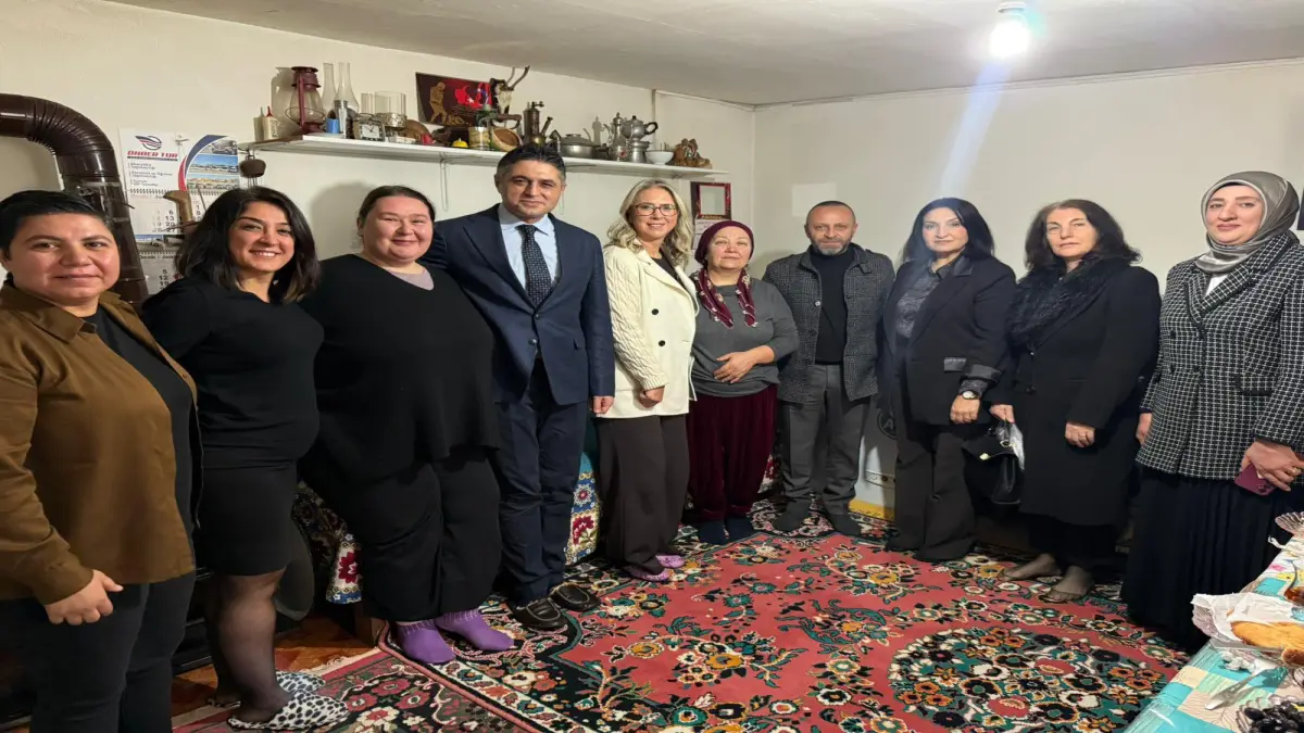 AK Parti İzmir Milletvekili Çankırı’dan mahalle ziyareti haberinin görseli