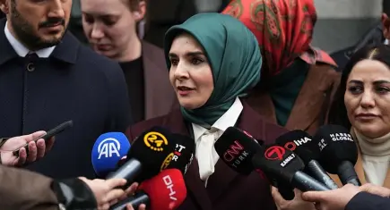 Bakan Göktaş'tan İBB'nin kreşinde darp ve istismara uğradığı iddia edilen çocuğun ailesine ziyaret