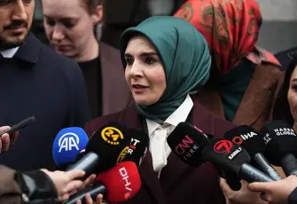 Bakan Göktaş'tan İBB'nin kreşinde darp ve istismara uğradığı iddia edilen çocuğun ailesine ziyaret