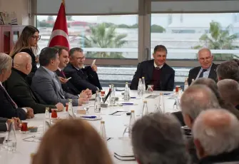 CHP İzmir heyeti  İAOSB ziyaret etti