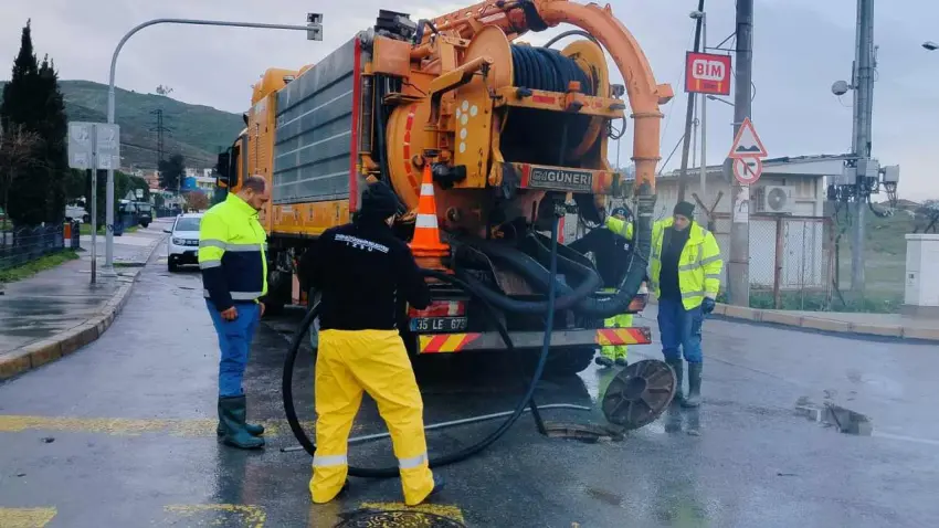 İzmir’de yağışlar günlük yaşamı olumsuz etkilemedi