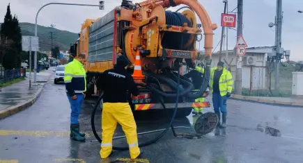 İzmir’de yağışlar günlük yaşamı olumsuz etkilemedi