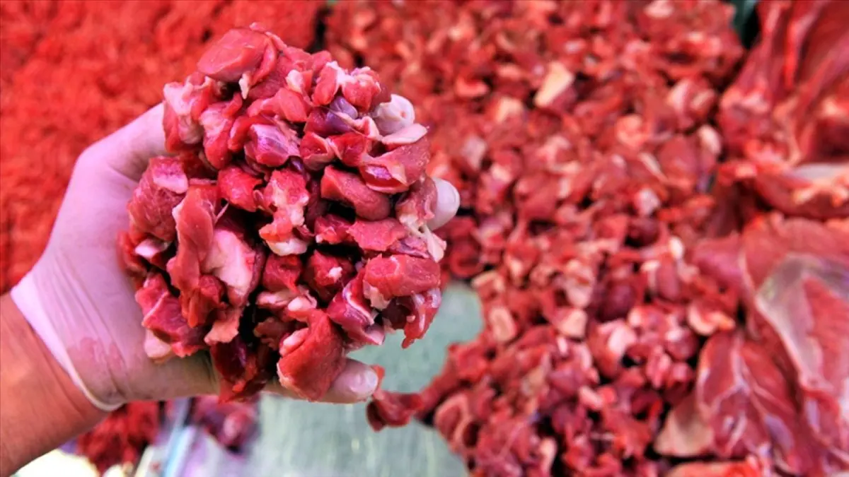 Kıyma ve tereyağı fiyatları 2 ay boyunca sabitlendi haberinin görseli