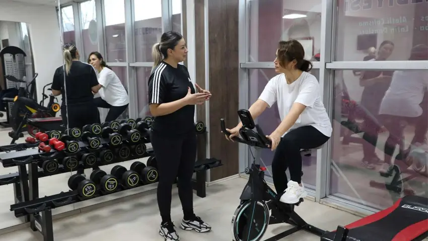 Menderes Belediyesi, kadınlar için fitness salonunu yeniledi