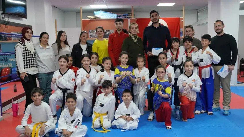 Seferihisar Belediyesi’nden taekwondo sporcularına psikolojik destek