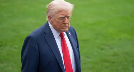 Trump: İran’a doğru yol alan büyük bir donanmamız var