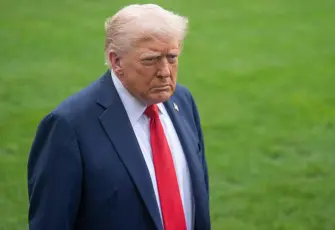 Trump: İran’a doğru yol alan büyük bir donanmamız var