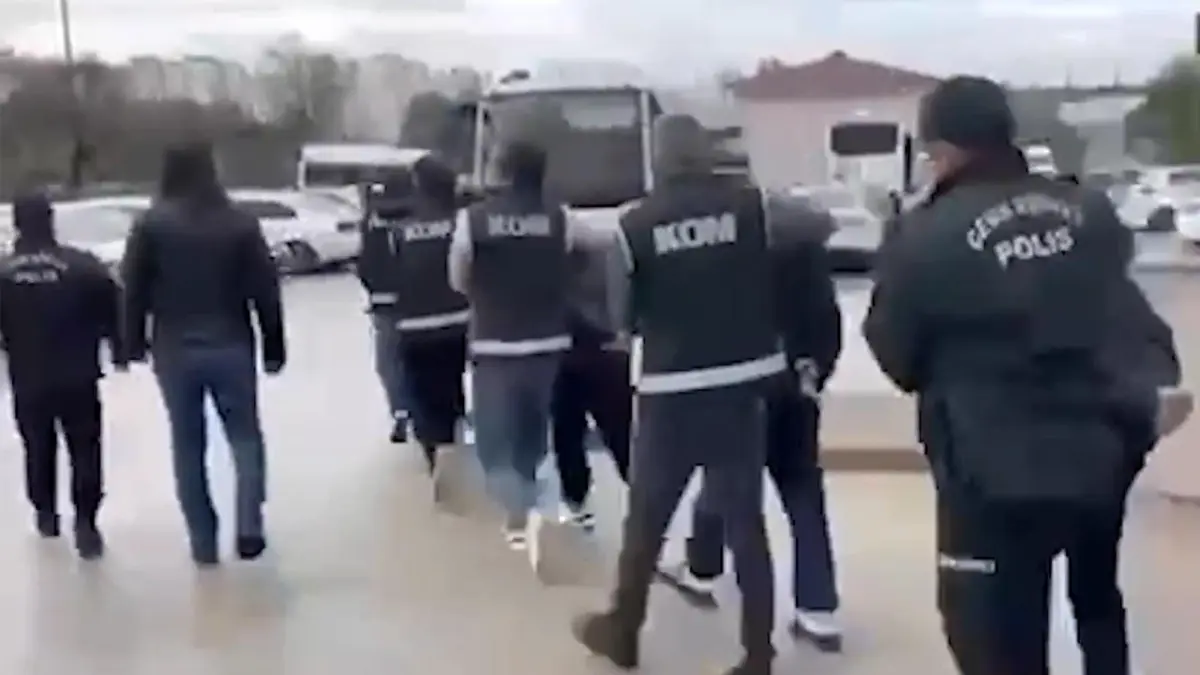Antalya’da Bayğaralar suç örgütüne operasyon: 12 kişi tutuklandı haberinin görseli