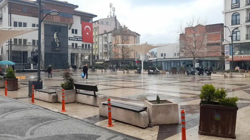 Balıkesir beşik gibi sallanıyor: Sındırgı’da deprem!