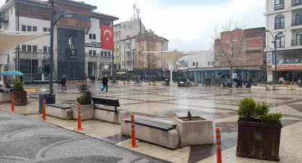 Balıkesir beşik gibi sallanıyor: Sındırgı’da deprem!