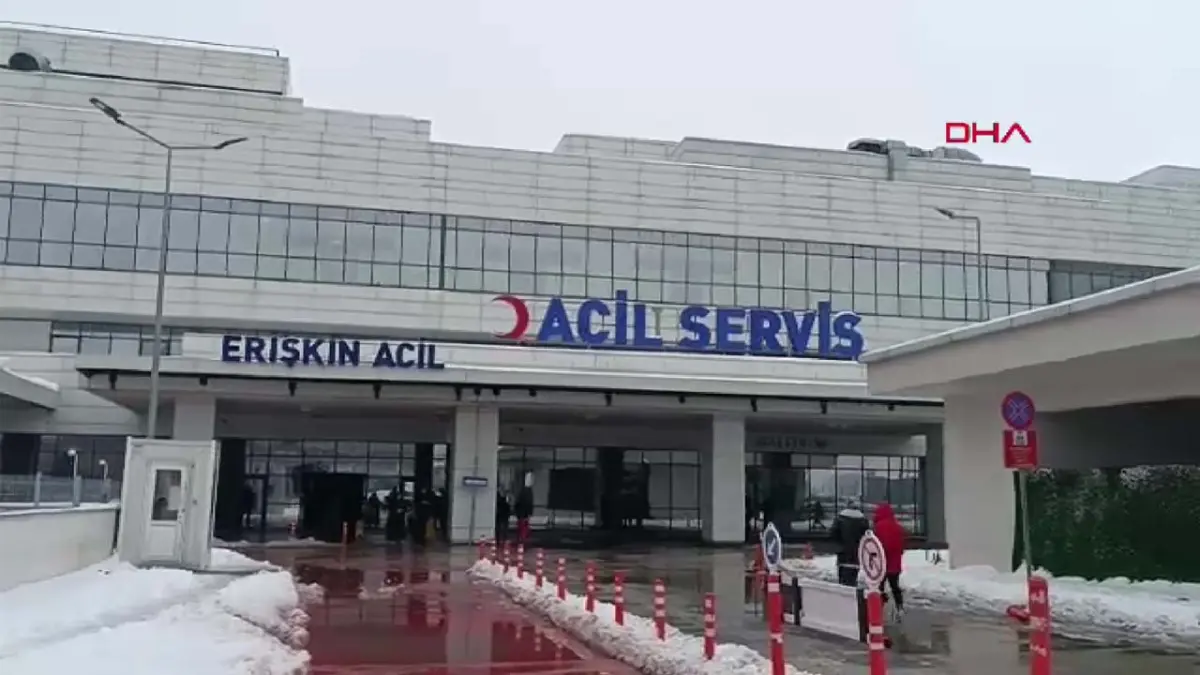 Boşanma aşamasındaki eşini koli bandıyla etkisiz hale getirip kafasından aşağı kezzap döktü haberinin görseli