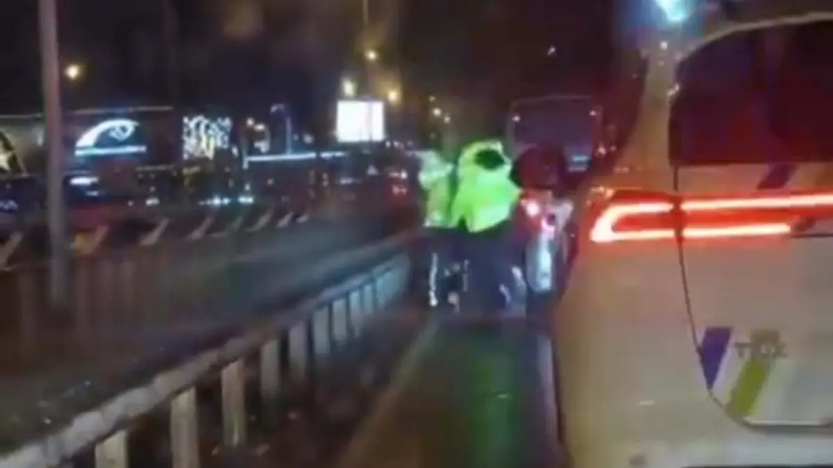 ‘Dur’ ihtarına uymayıp polisin üzerine araç süren alkollü sürücü tutuklandı haberinin görseli