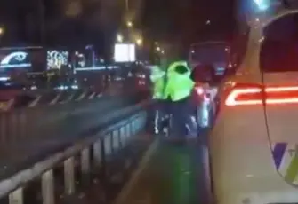 ‘Dur’ ihtarına uymayıp polisin üzerine araç süren alkollü sürücü tutuklandı