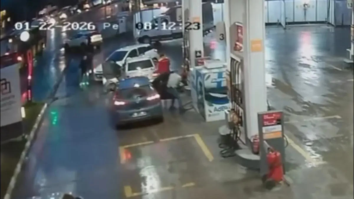 Hırsızlık için girdiği evde otomobil anahtarını alarak aracı çaldı haberinin görseli