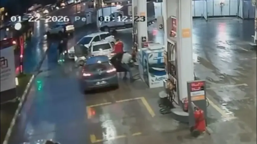 Hırsızlık için girdiği evde otomobil anahtarını alarak aracı çaldı haberinin görseli