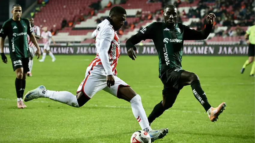 Samsun’da sessiz gece: Kocaelispor ile golsüz berabere kaldı haberinin görseli