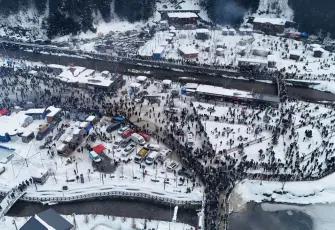 Uzungöl’de Kış Festivali: Binlerce kişilik horonla rekor kırıldı